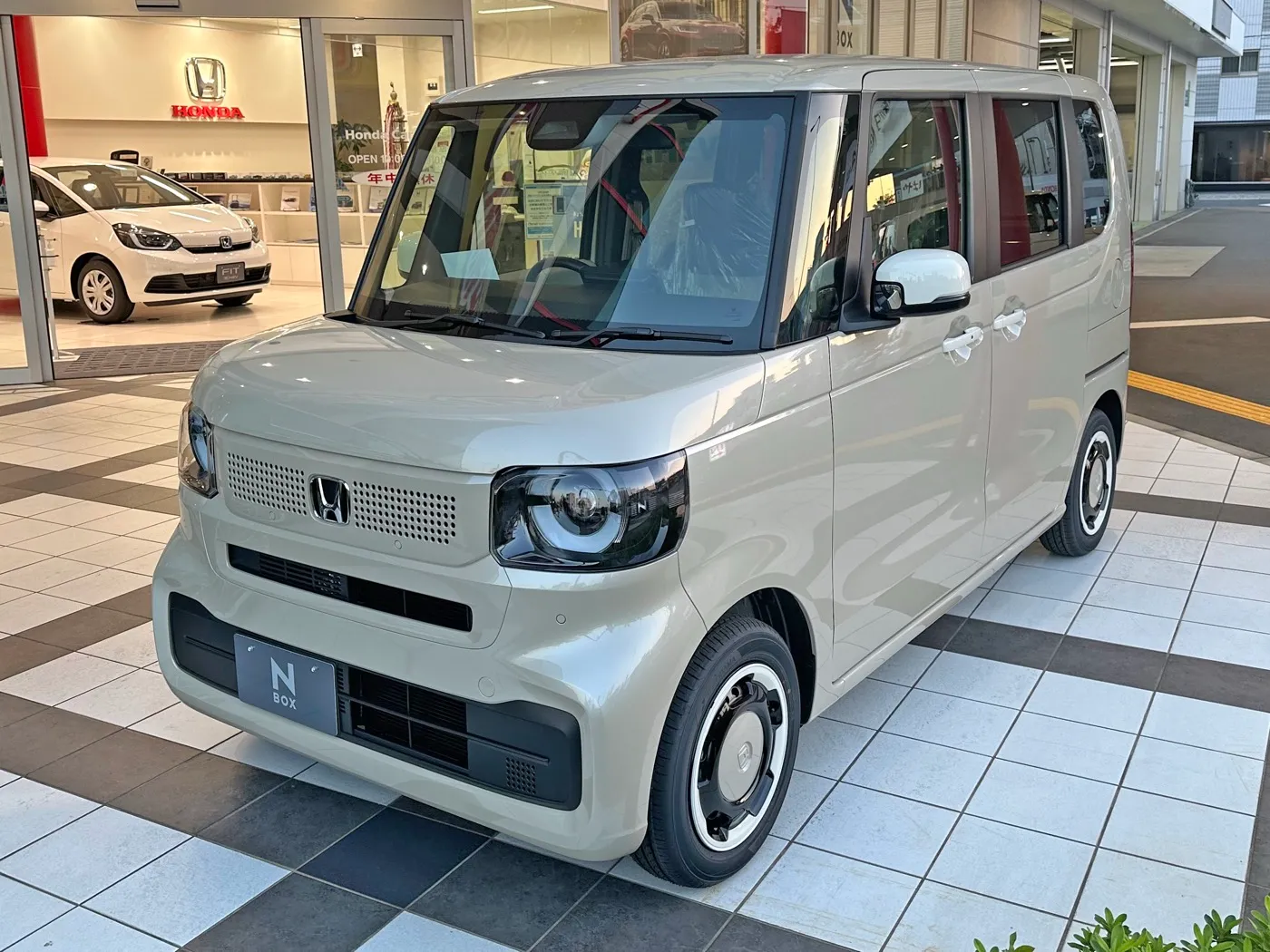 ホンダ N-BOX（無印）の外観（6BA-JF5・改良前）