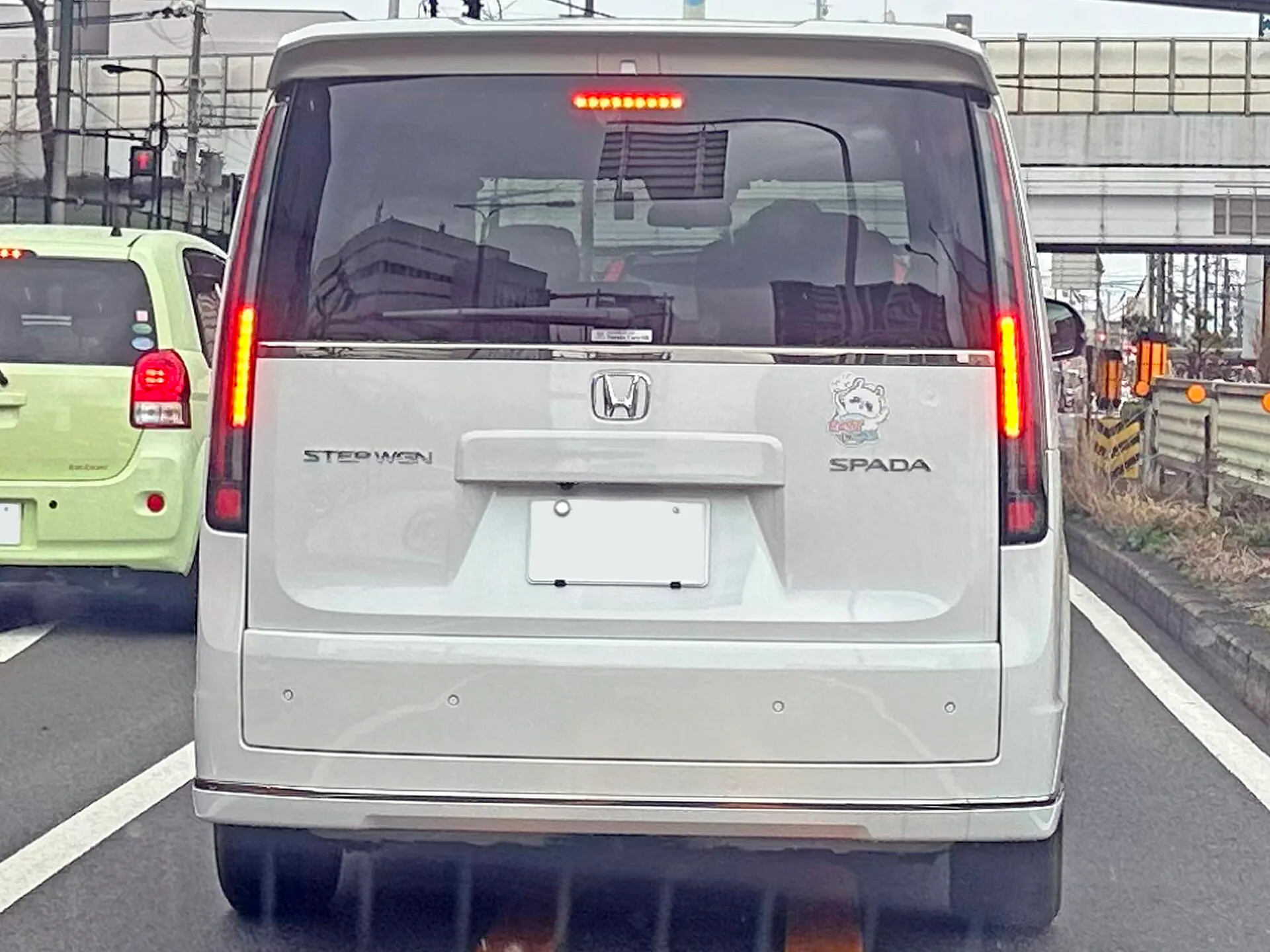 ホンダ ステップ ワゴン SPADA（5BA-RP6）の後方からの外観