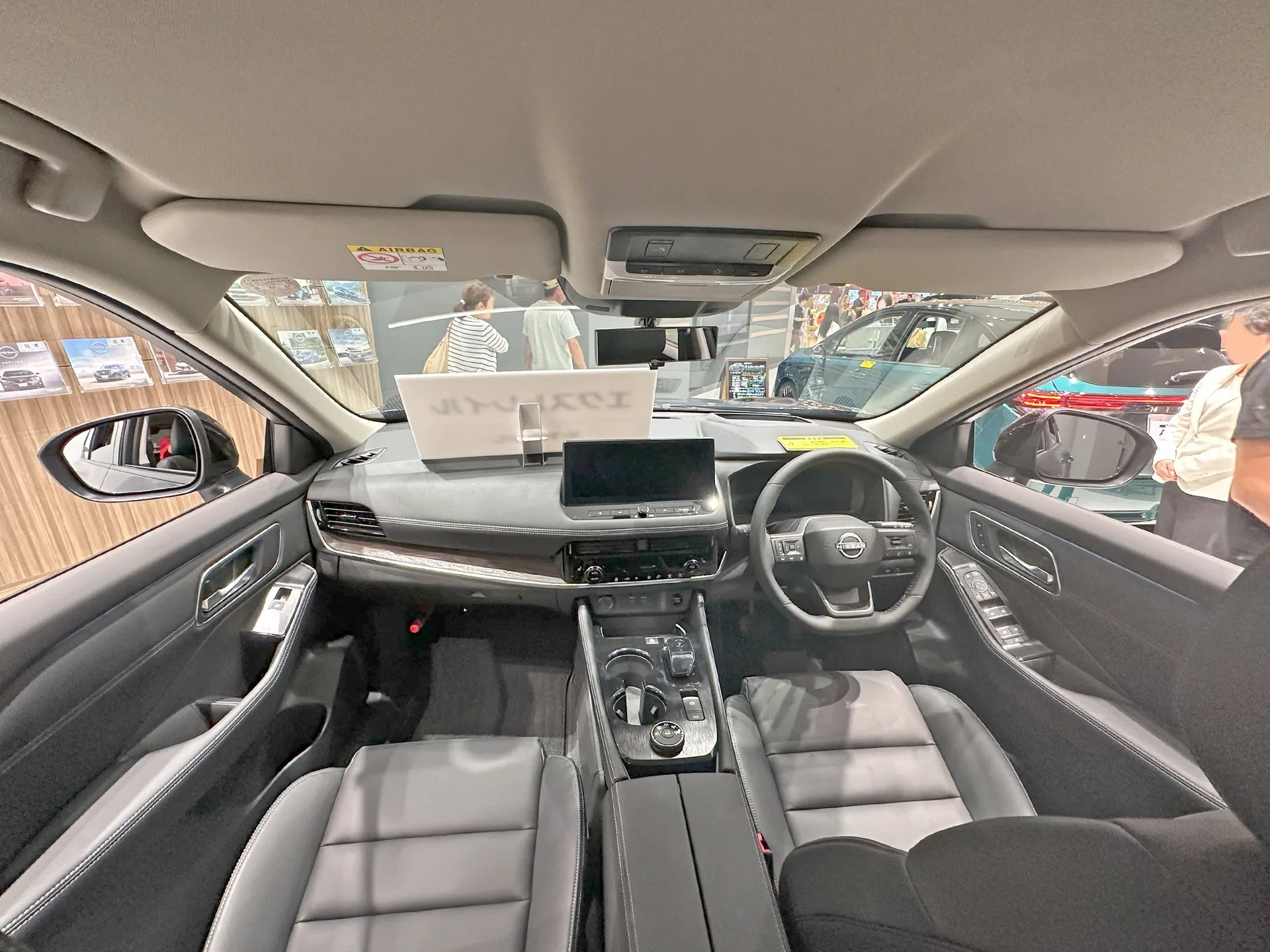 日産 エクストレイル G e-4ORCE（SNT33）の運転席まわり