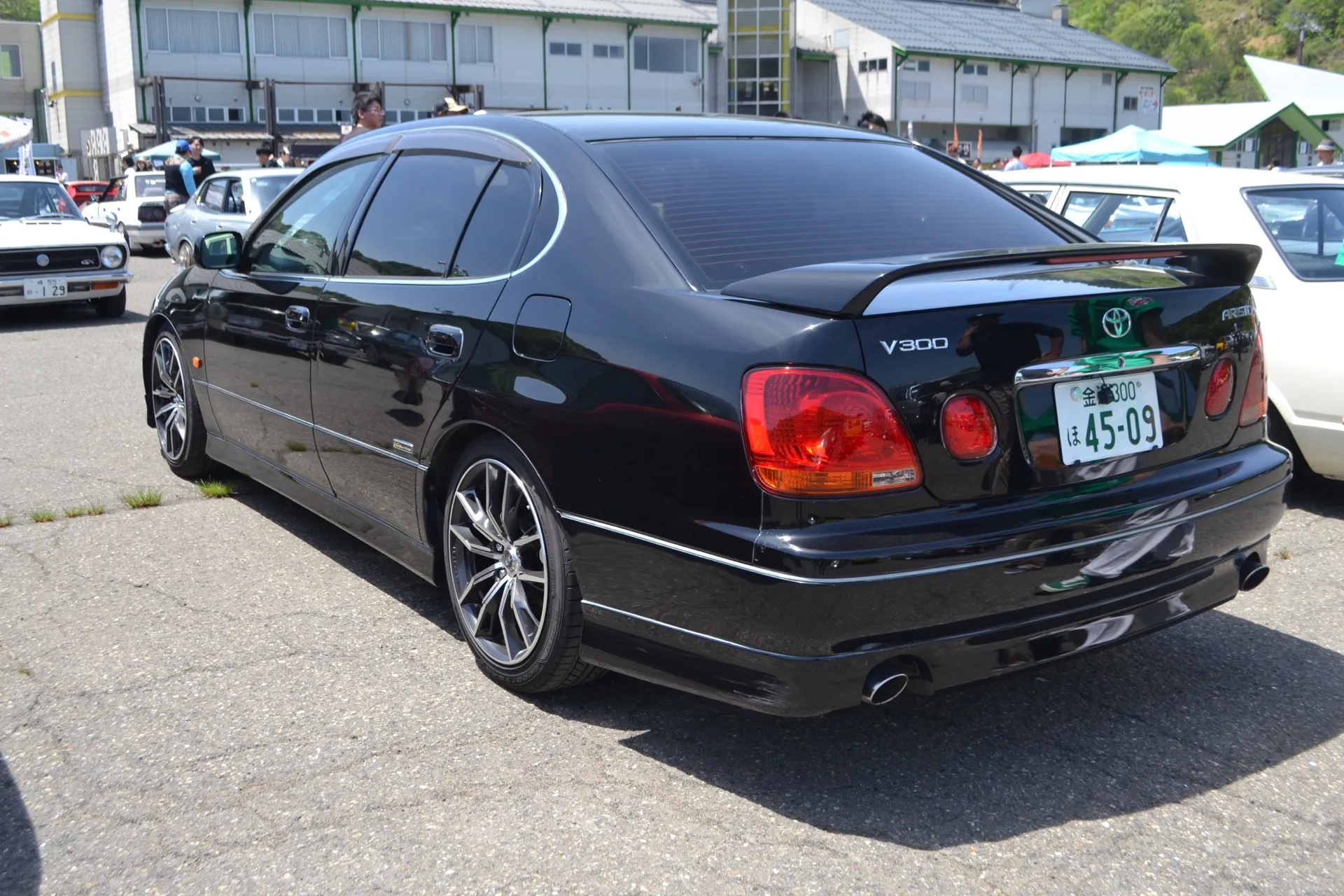 2代目トヨタ アリスト V300 VERTEX EDITION（GH-JZS161）を斜め後ろから見た外観
