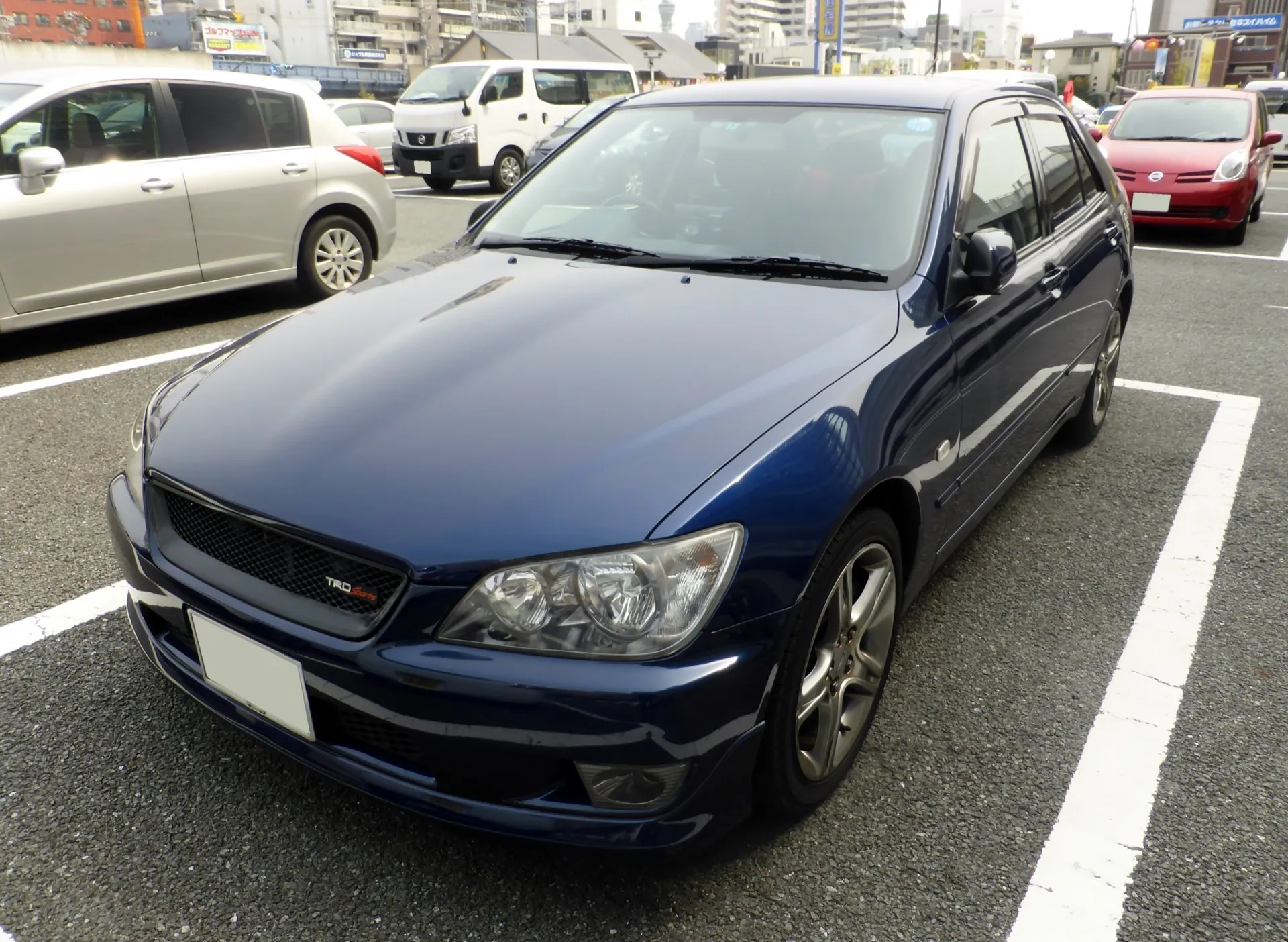 トヨタ アルテッツァ AS200（GXE10）を斜め前から見た外観