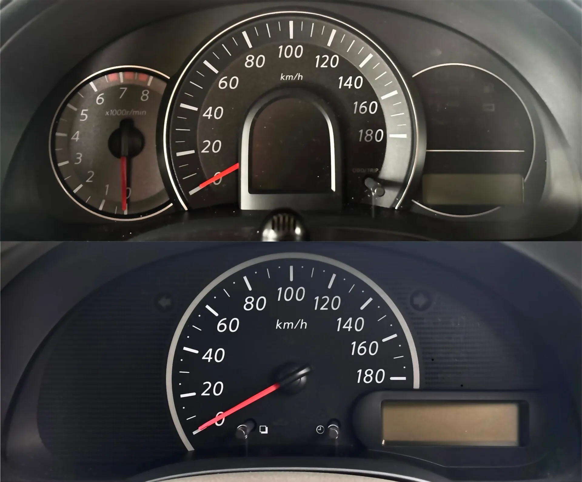日産 マーチ（K13）のメーターを2種類並べた写真。上はスピードメーターの左にタコメーターがあり、中央にディスプレイが入った型。下はタコメーターも中央のディスプレイもなく、表示は右下の小さな窓だけの型